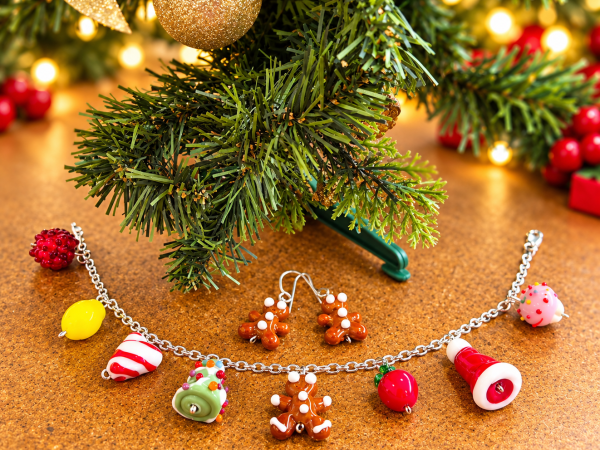 Beautiful Glass Charm Bracelets for Xmas - 4-week block