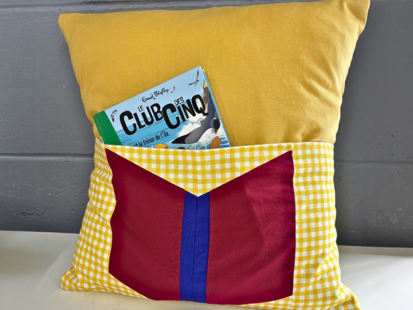 School Holidays Sewing - Book pillow (pillow included!)