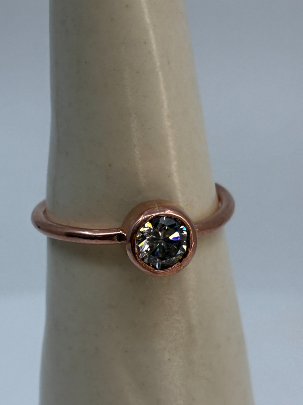 Stepped Bezel Facet Setting In Three - Wellington